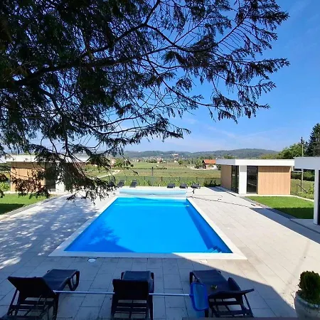 Apartman Daisy 1 *